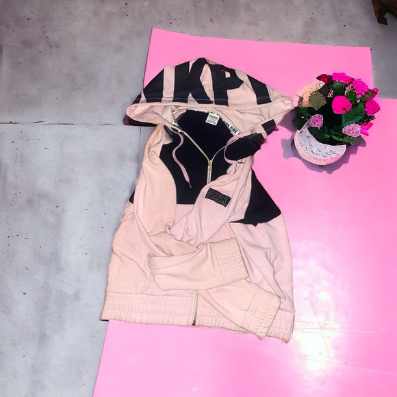 VS PINK Bonded Outfit - Picture 2 of 5